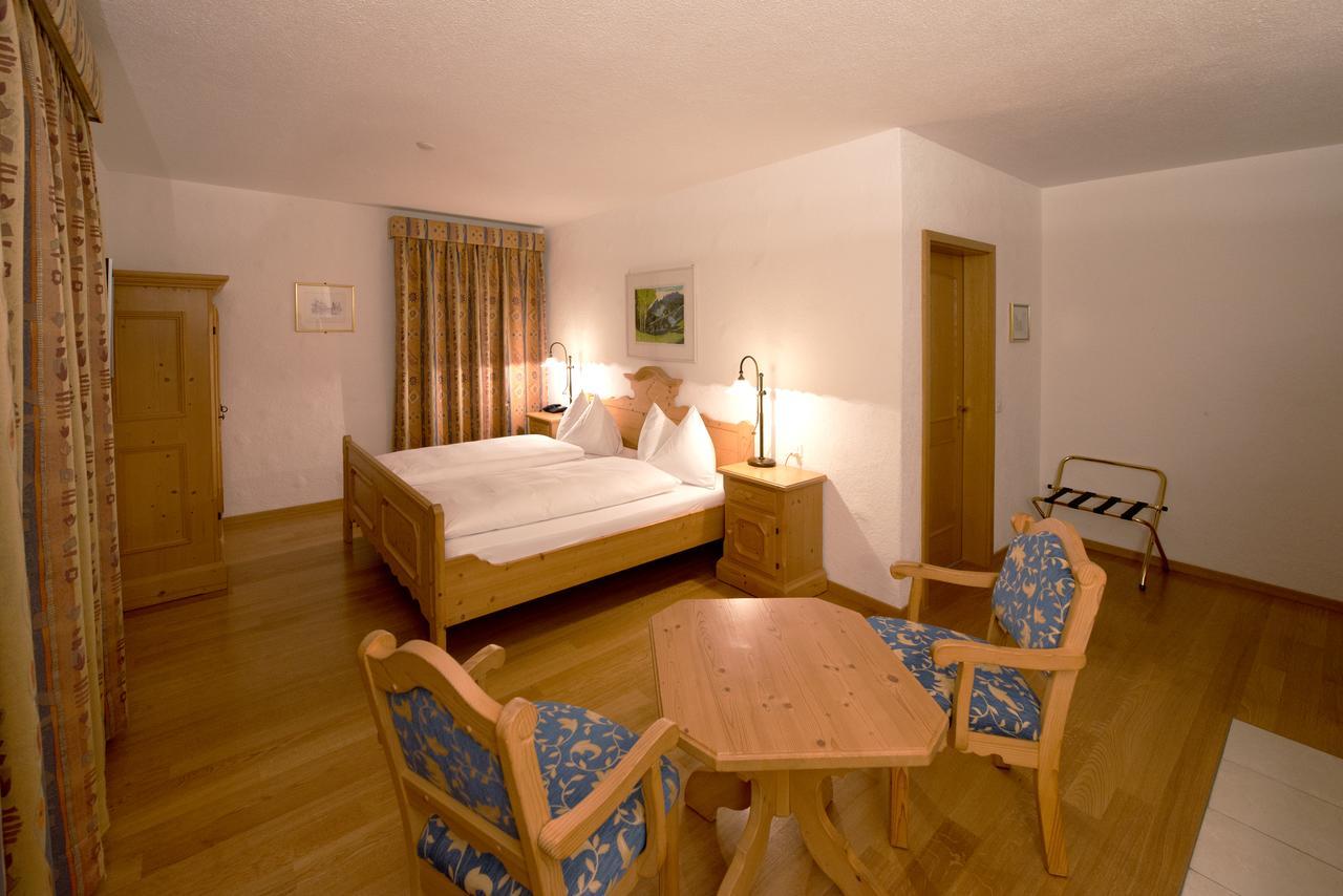 Romantik Hotel zu den drei Sternen Brunegg Zimmer foto